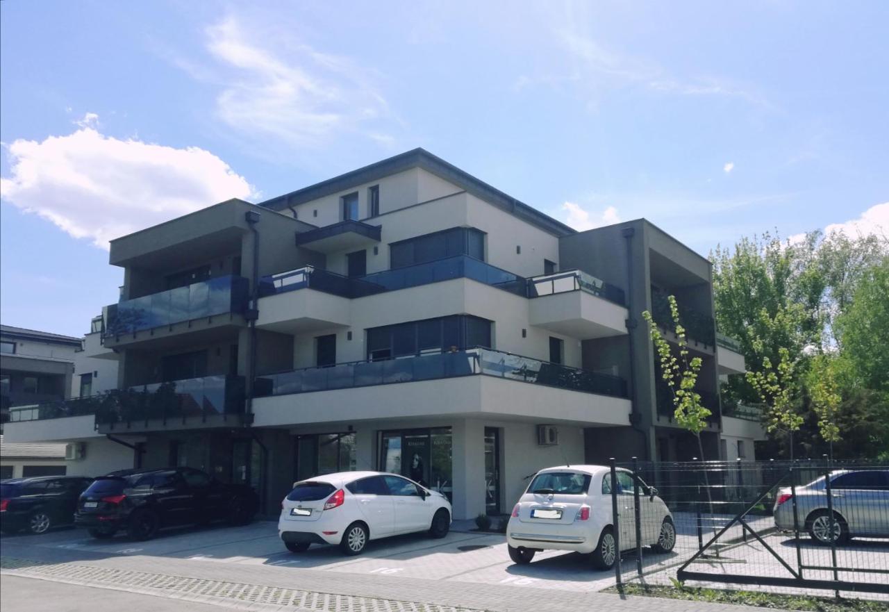 Lakeside Family & Studio Apartments Keszthely Extérieur photo