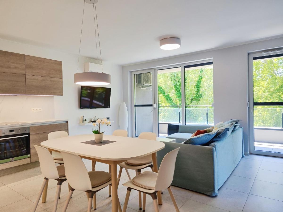 Lakeside Family & Studio Apartments Keszthely Extérieur photo